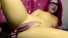 Amateur cd in latex masturbating dildoing