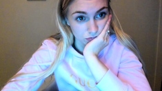 Amateur Blonde Teen Plays Solo with Toy Webcam Porn