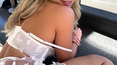 Asian amateur gives outdoor blowjob
