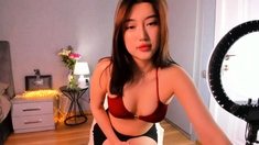 Amateur webcam toying wet pussy