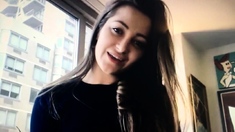 Amateur brunette double toying on webcam