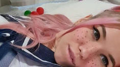 Naked amateur webcam girl fingering her pussy live on camera