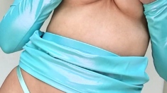 Big boob brunette masturbates on webcam