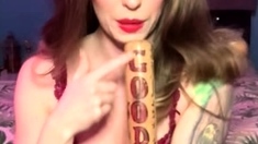 Hot brunette from squirt masturbating on webcam