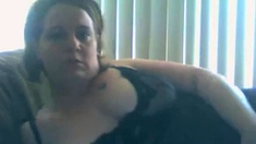 Curvy Mature Lady Masturbates on Webcam