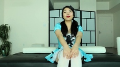Amateur asian babe giving cocksuck