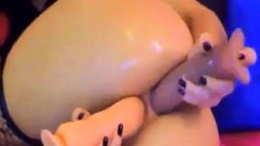 Camgirl Uses Two Large Dildos for Anal DP