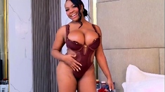 EmilyKorz juicy ass cam video