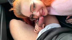 Amateur hands free close up blowjob