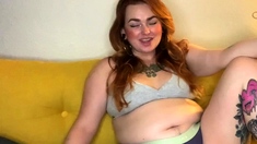 Big boobed babe masturbating