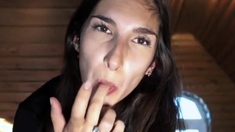 Una Joven Y Bonita Muy Sometida